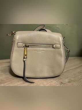 Authentic Marc Jacobs Recruit Nomad Pebbled Leather Crossbody Bag Beige